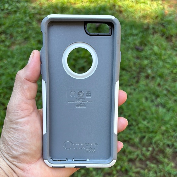 OtterBox Commuter Series iPhone 6/6S Case 
3”X5.5” - Picture 1 of 12